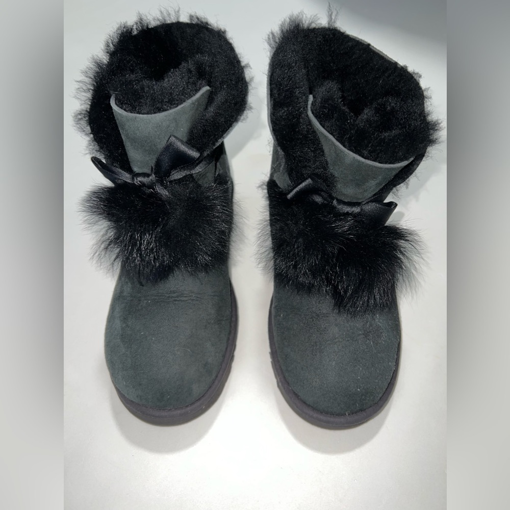 UGG Women’s Black Gita Pom Pom Bow Boots Size 8